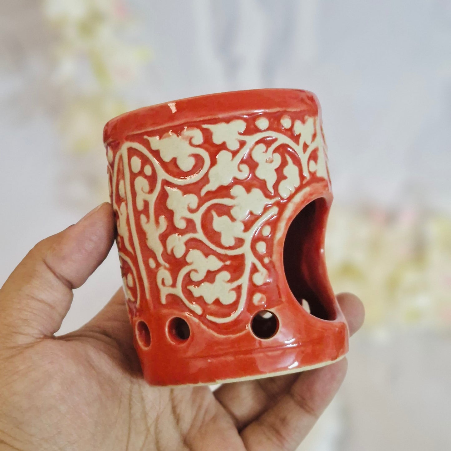 Straight Motif Carved Ceramic Oil Burner
