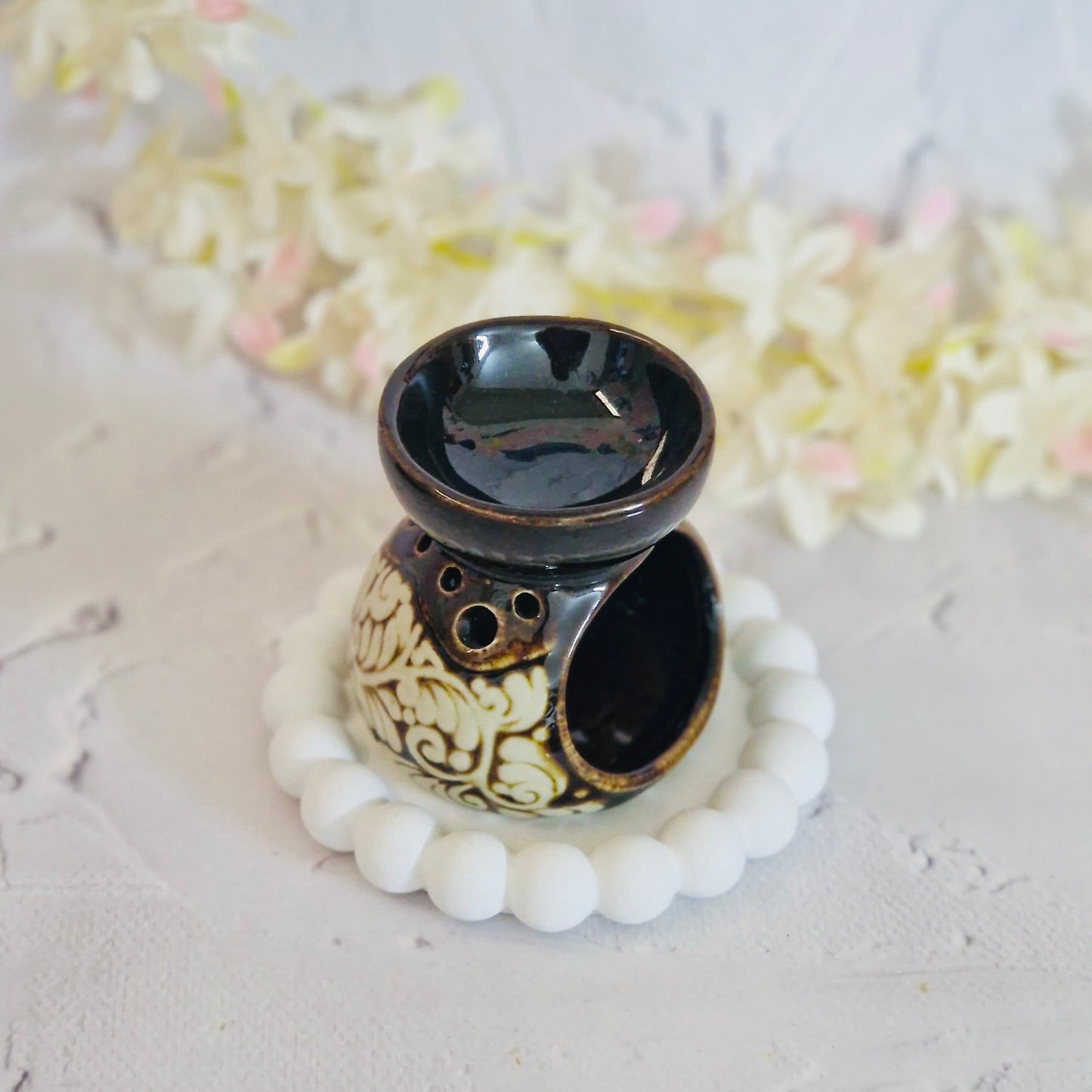 Round Motif Ceramic Oil Burner
