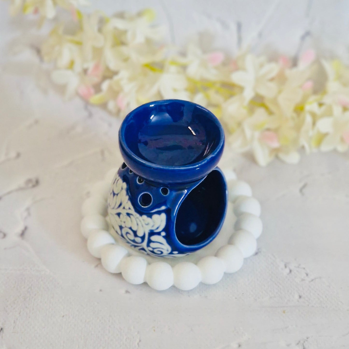 Round Motif Ceramic Oil Burner