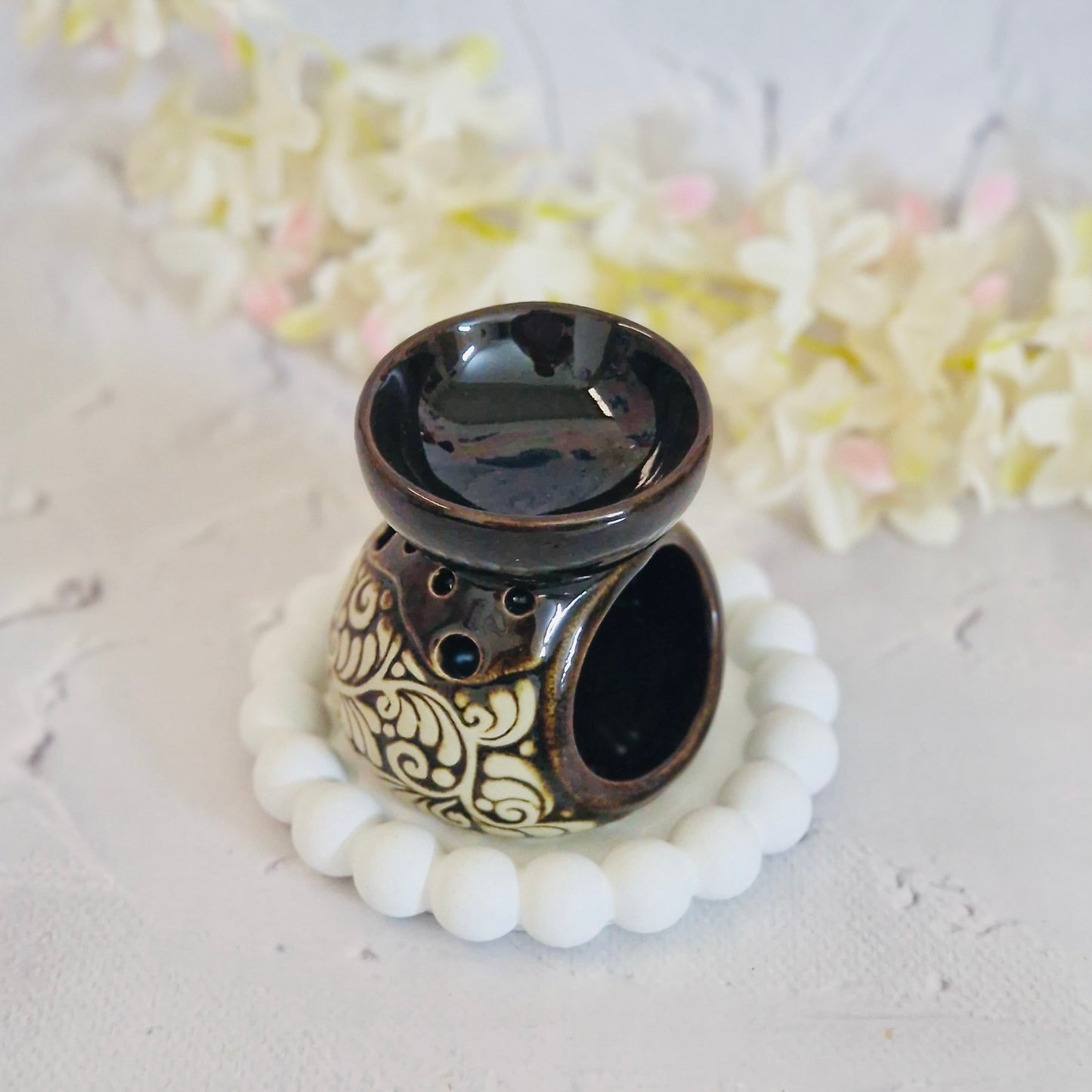 Round Motif Ceramic Oil Burner
