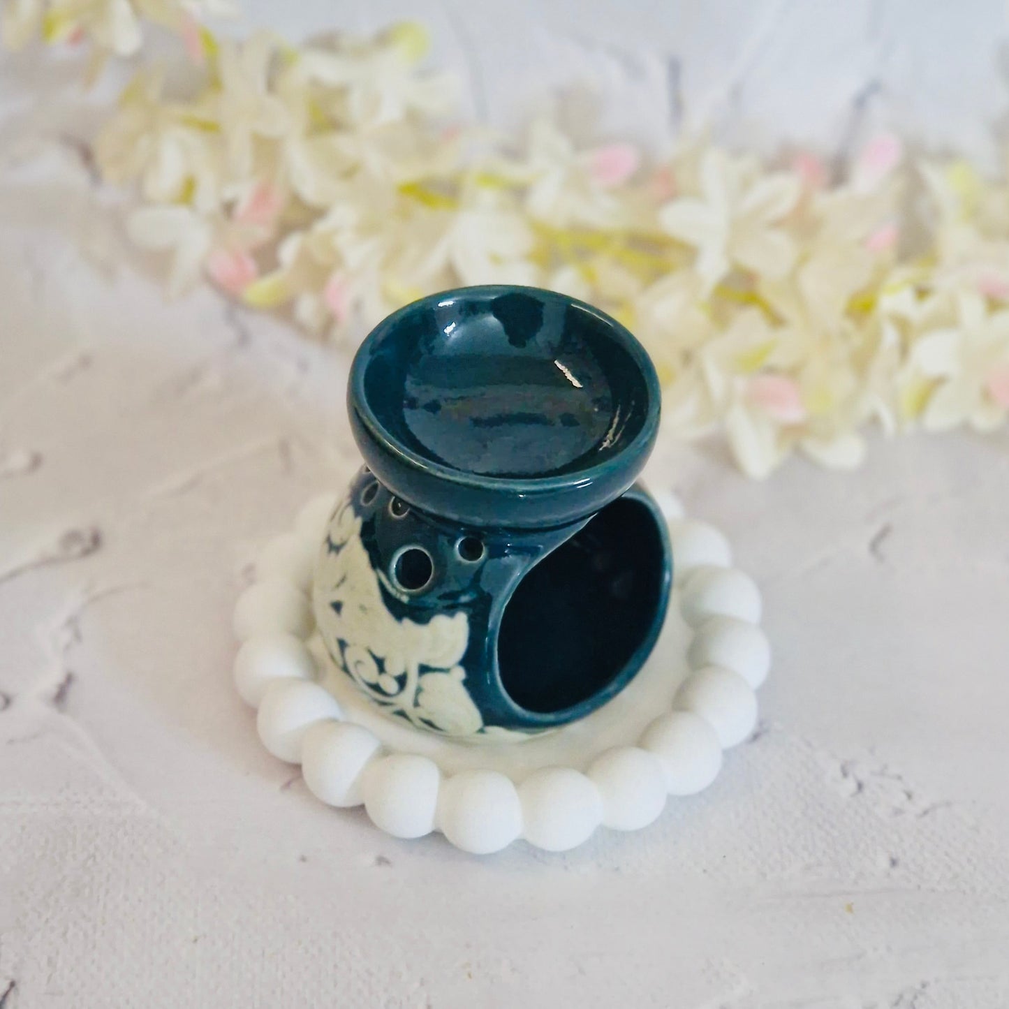 Round Motif Ceramic Oil Burner