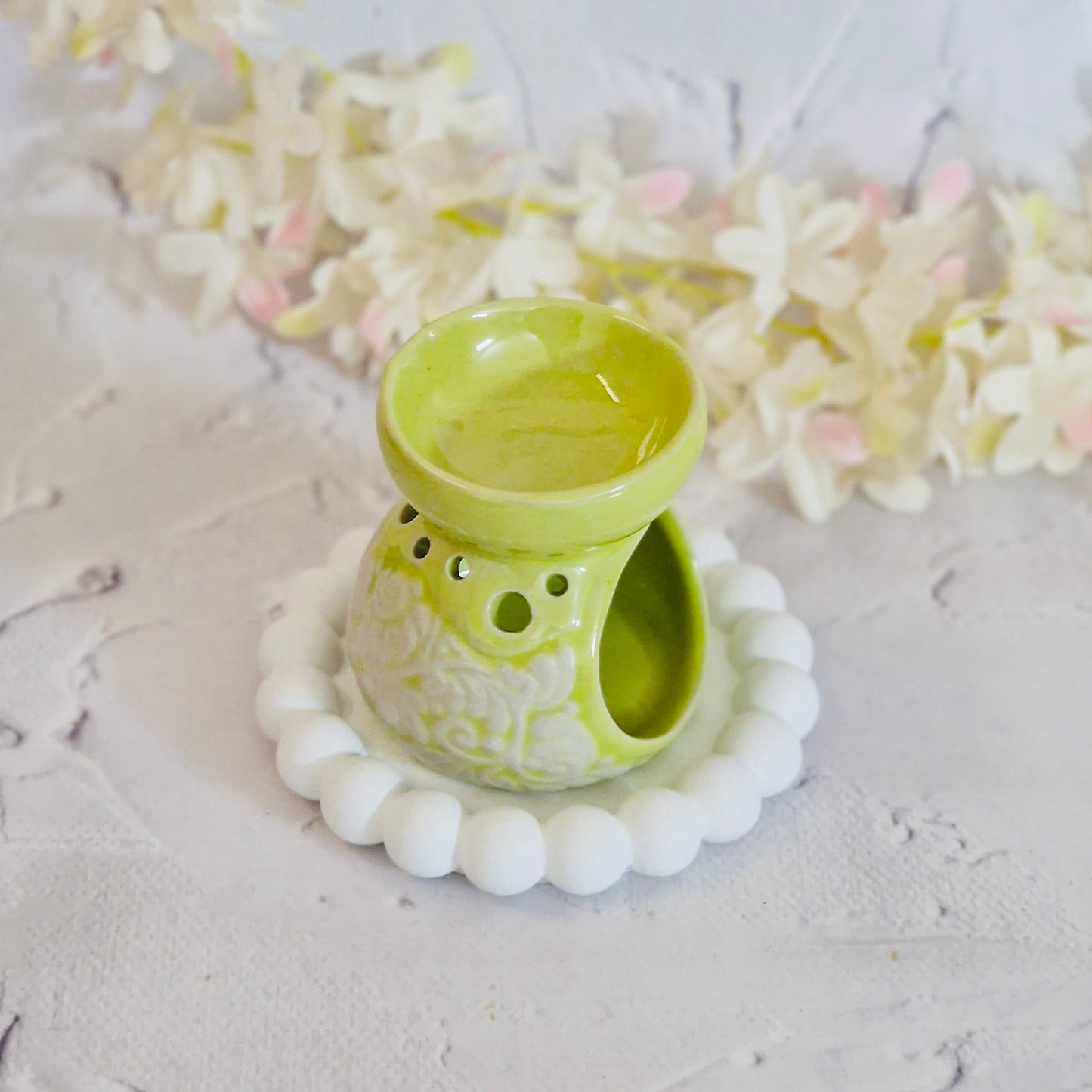 Round Motif Ceramic Oil Burner