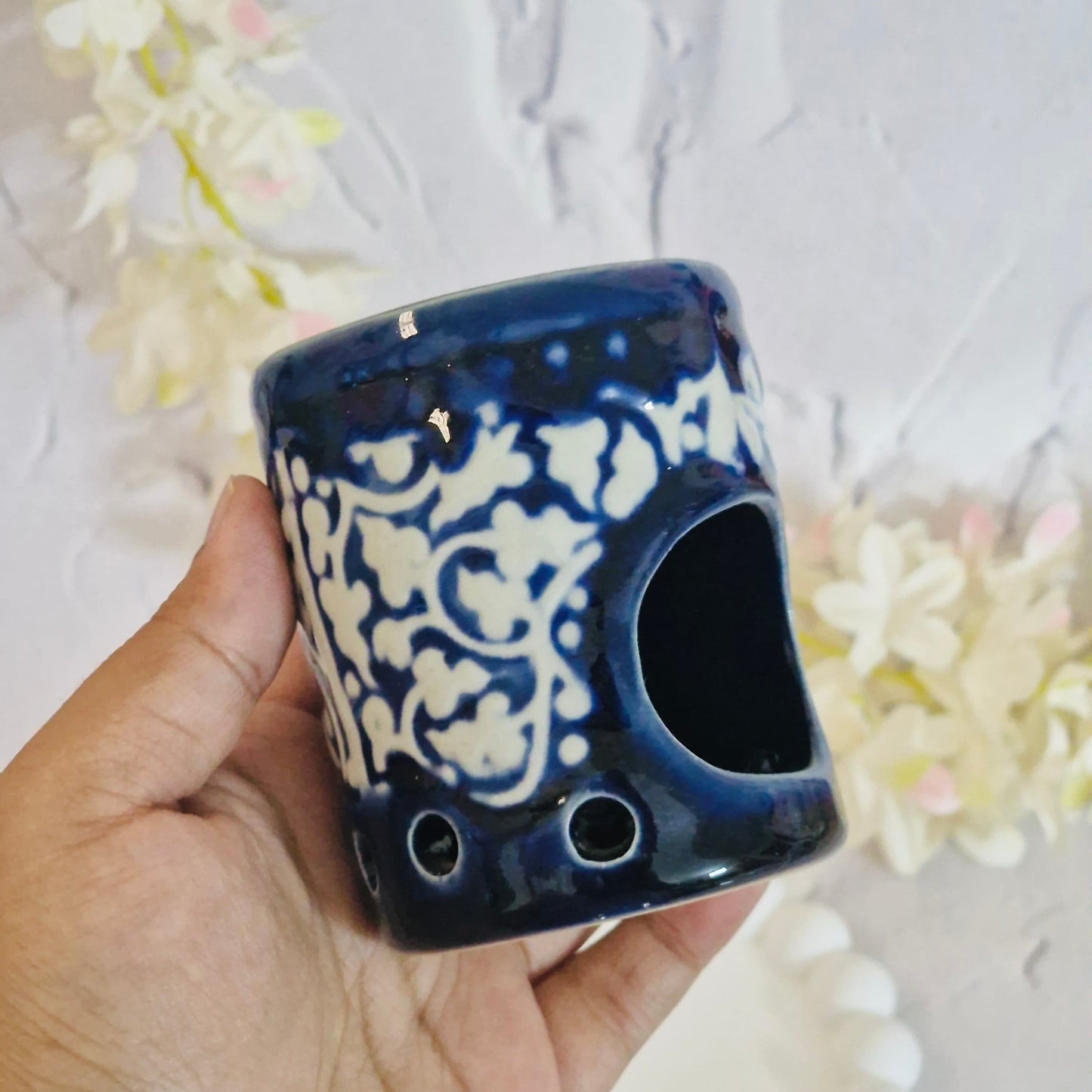 Straight Motif Carved Ceramic Oil Burner