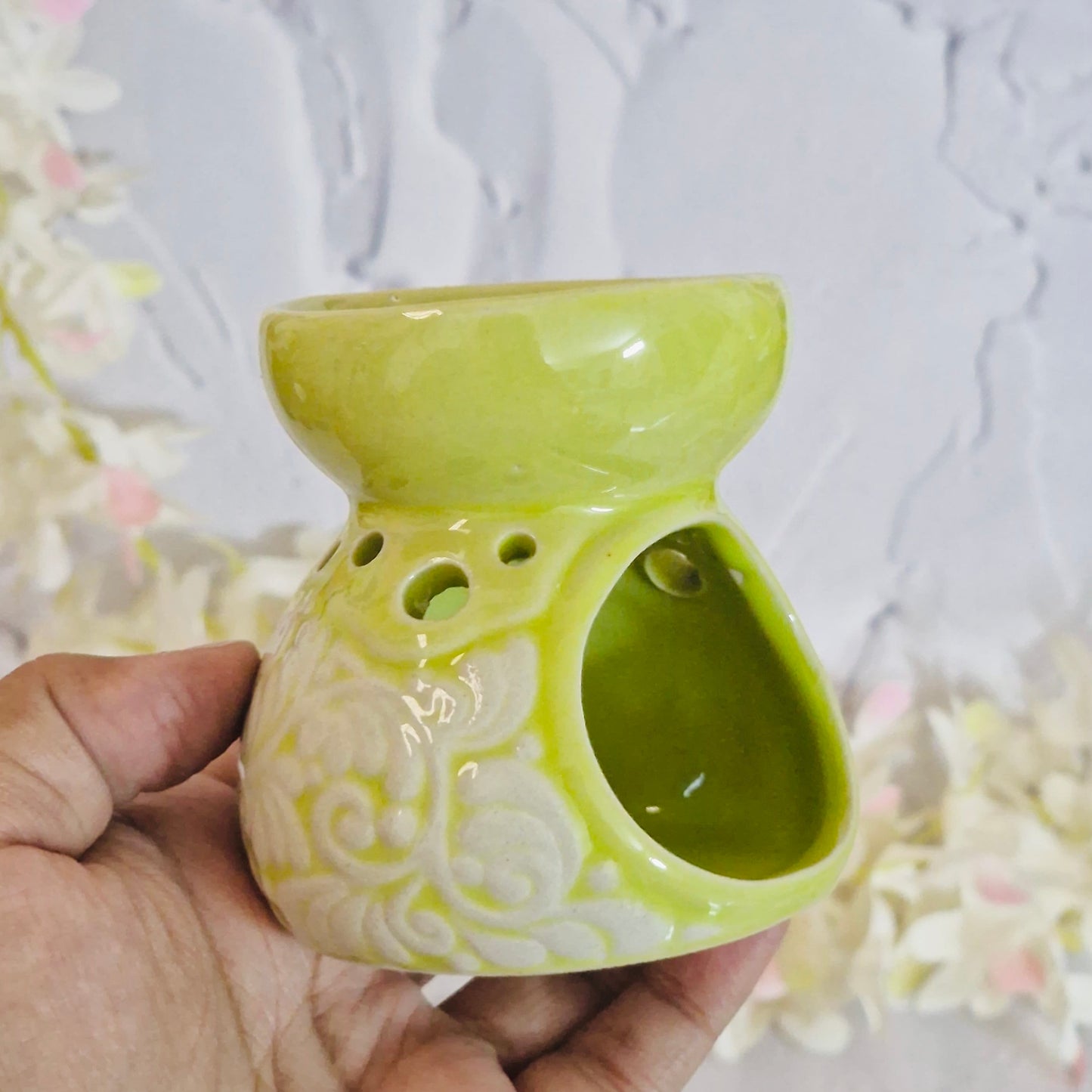 Round Motif Ceramic Oil Burner
